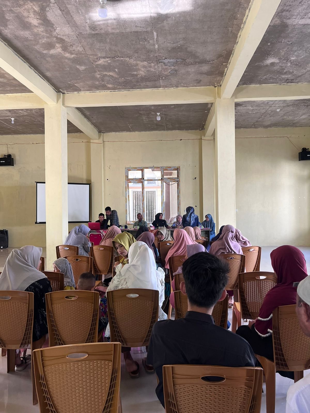 ,sosialisasi Sanimas dan pembentukan kelompok pelaksana kegiatan sanitasi aspirasi dari komisi V bapak zigo rolanda.