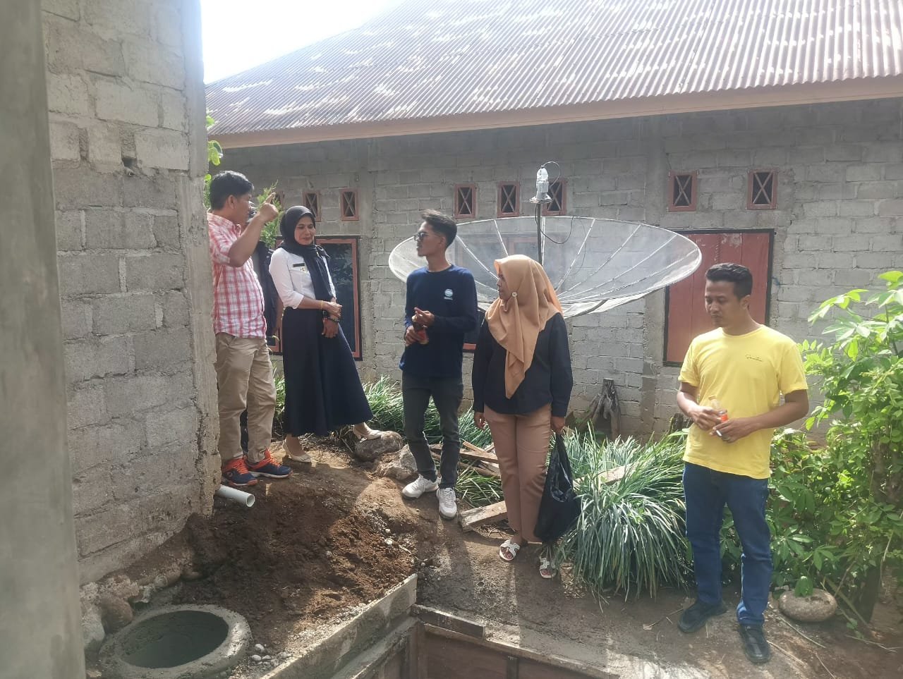 pemerintahan dan Balai melakukan monitoring pembangunan Sanimas di Nagari PDNB